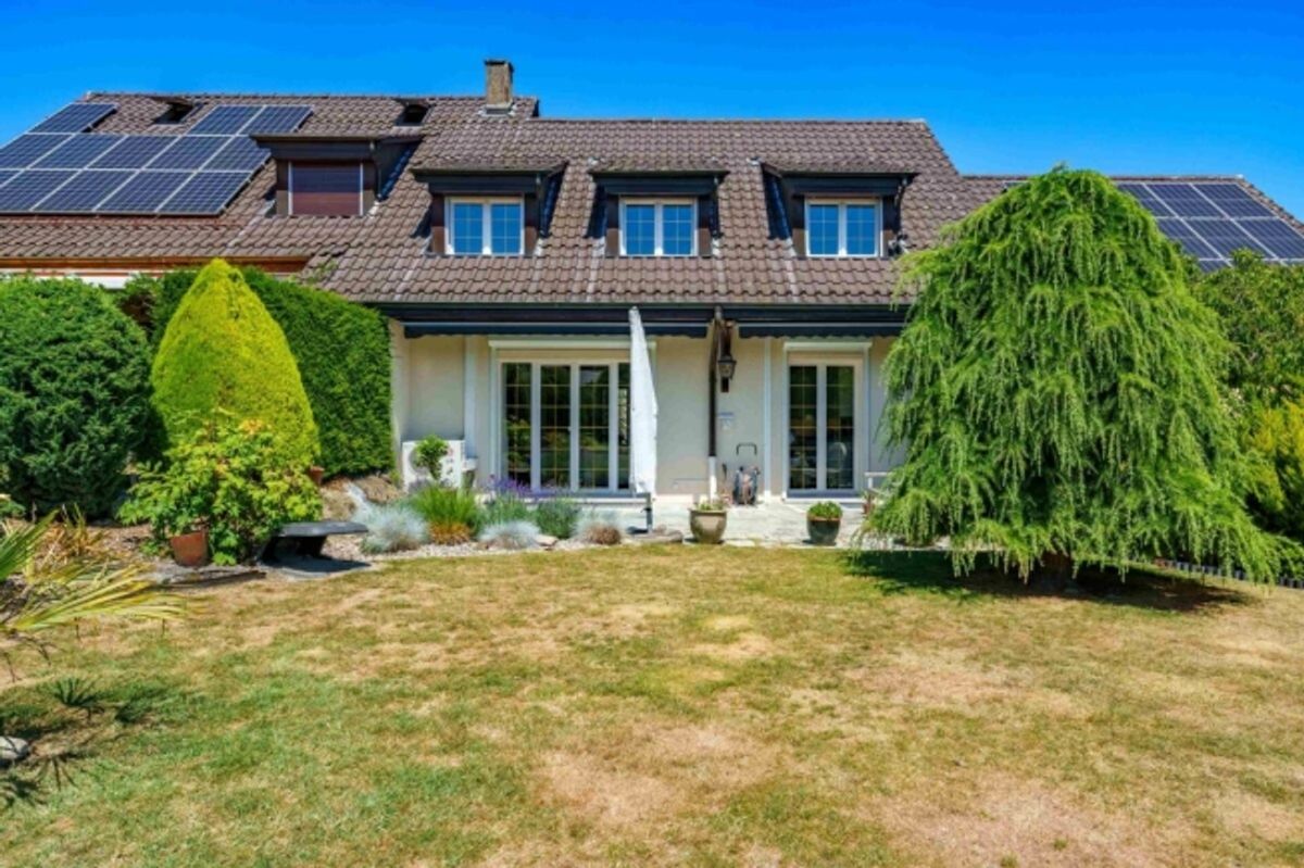 Doppelhaus mit großem Garten - 1