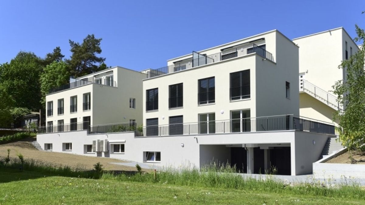 EINZIGARTIGE MAISONETTE-WOHNUNG IN SAFENWIL - 0