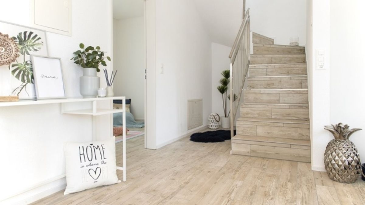 EINZIGARTIGE MAISONETTE-WOHNUNG IN SAFENWIL - 9