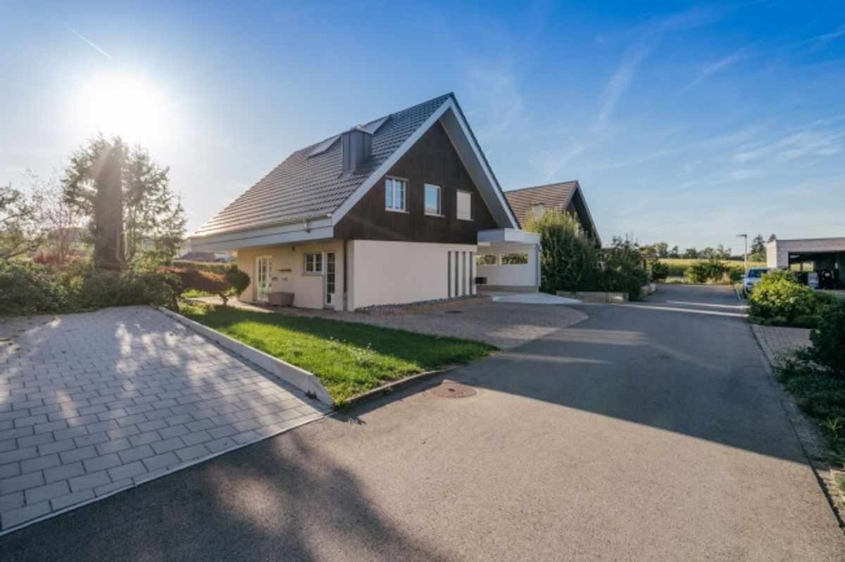 Freistehendes 6½-Zimmer Einfamilienhaus mit Wintergarten und viel Umschwung - 3