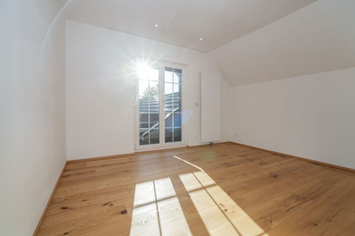 Freistehendes 6½-Zimmer Einfamilienhaus mit Wintergarten und viel Umschwung - 9