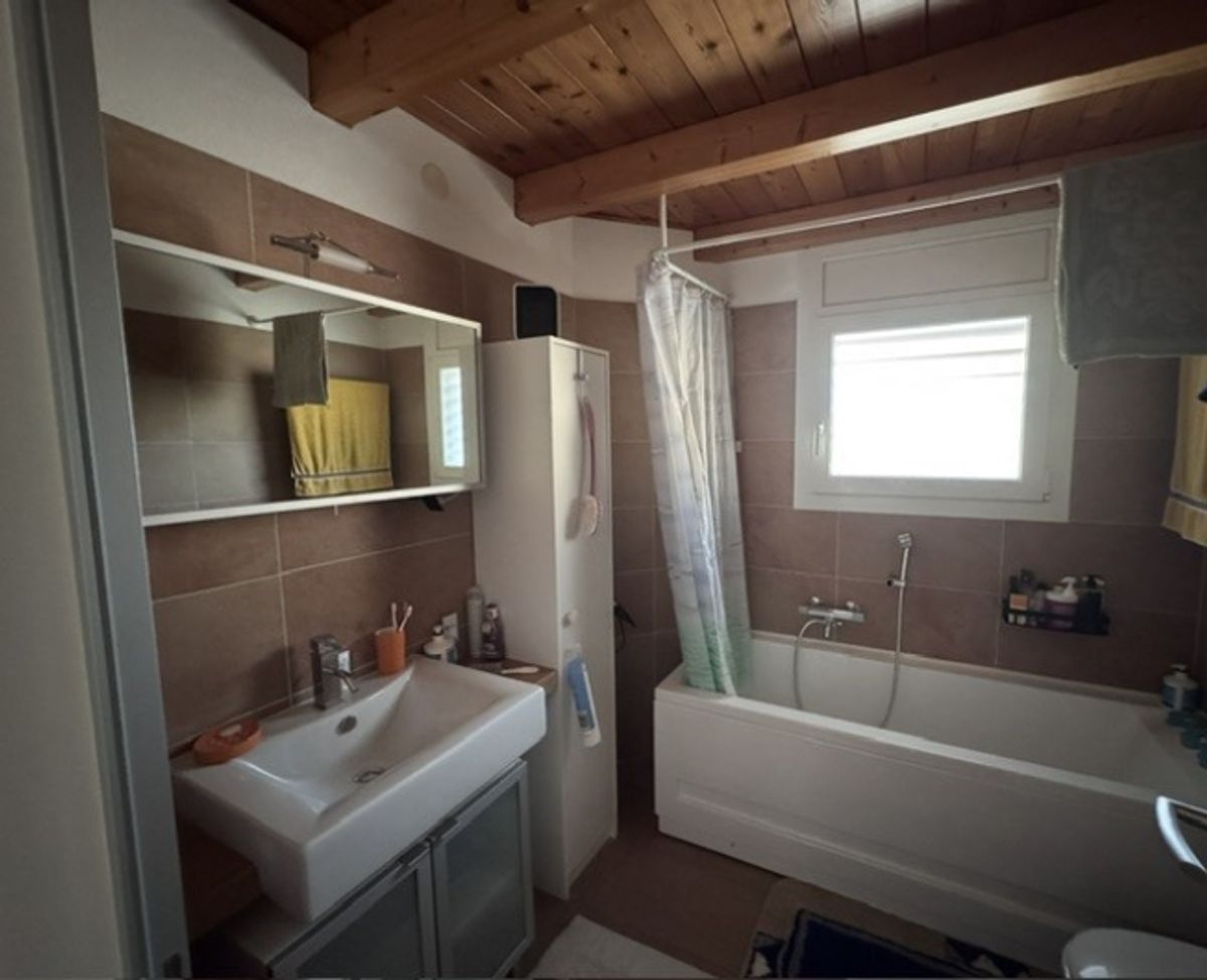 Zu vermieten Grosszügige 4.5-Zimmer-Wohnung mit Panoramaterrasse - 3