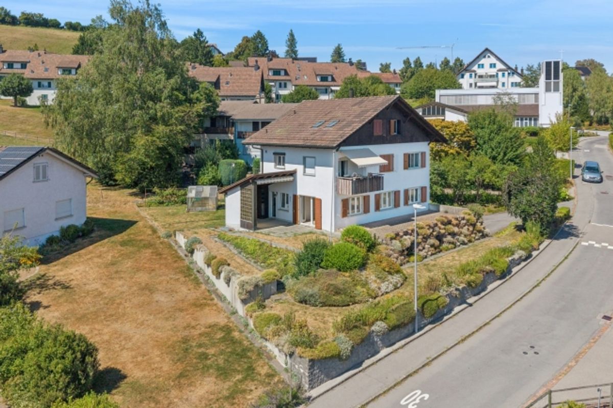 Charmantes Wohnhaus mit herrlicher Weitsicht - 1