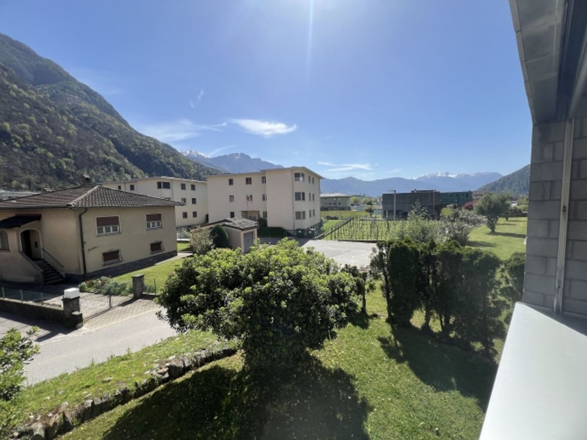 4.5 locali con ampio balcone e vista a Bellinzona - mieten - 0