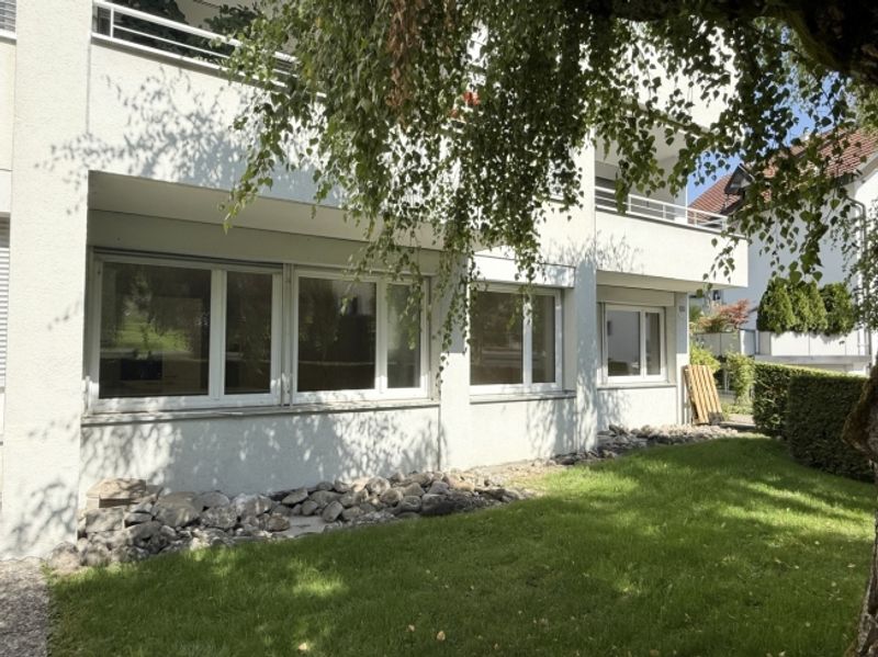 Frisch renoviert - neuwertige 4.5-Zimmer Erdgeschosswohnung in Horgen! - 1
