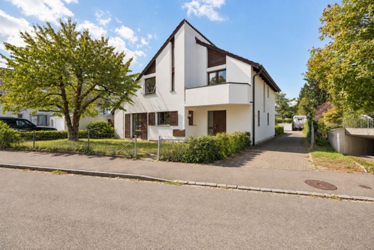 6.5 Zimmer Einfamilienhaus mit Garten und Pool - 9