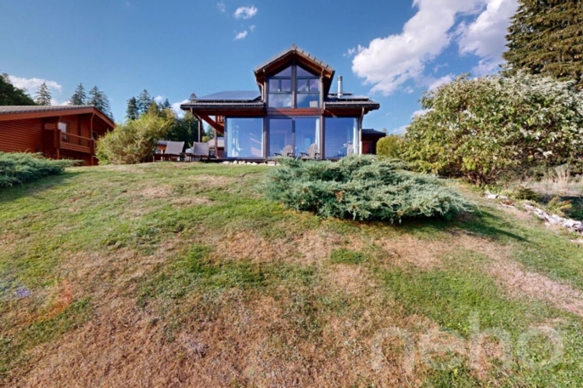 Außergewöhnliches Haus mit 6,5 Zimmern am Fuß der Hänge - 0
