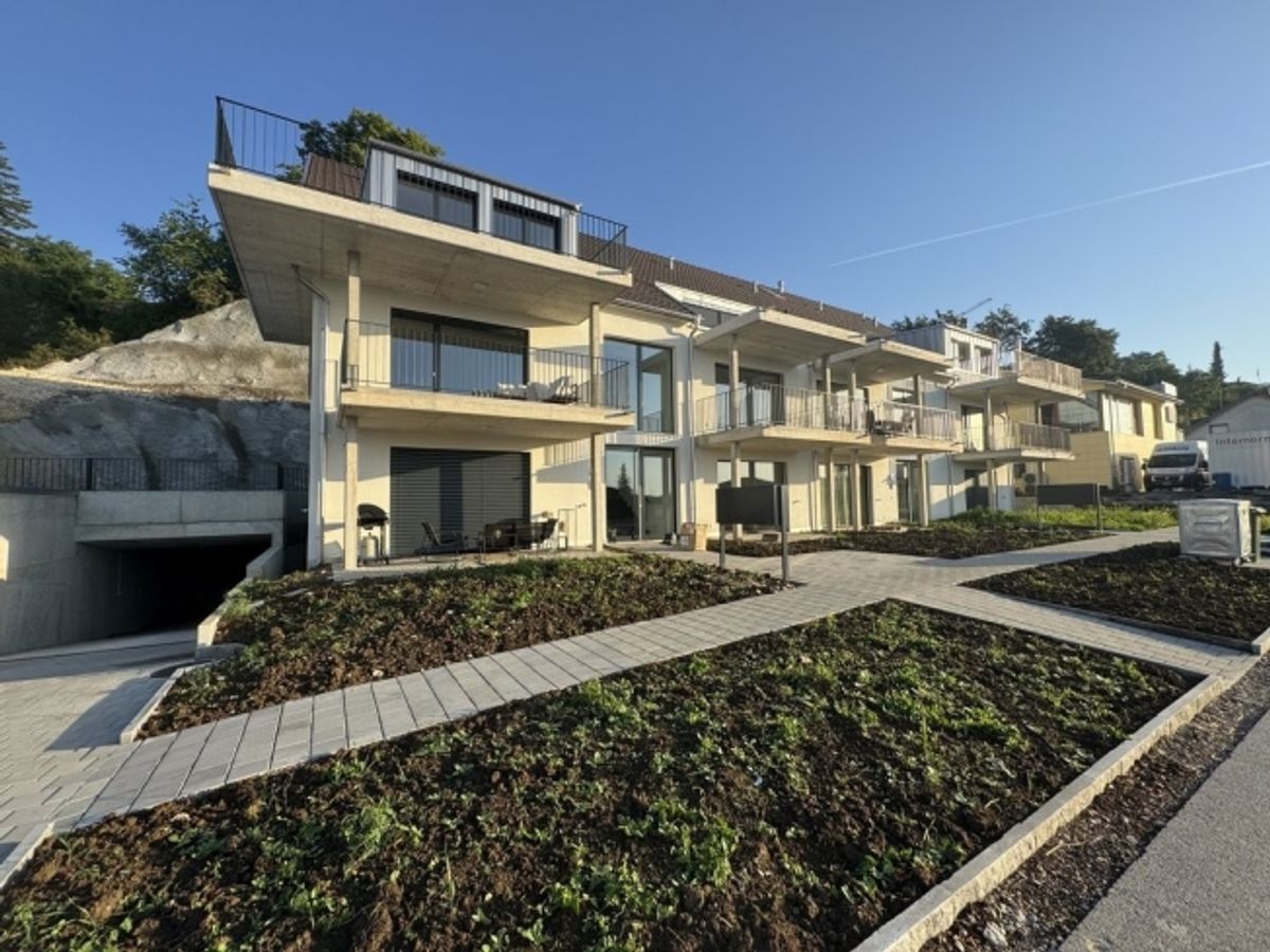 ERSTBEZUG - GROSSZÜGIGE GARTENWOHNUNG- 1x Nettomietzins geschenkt - 0