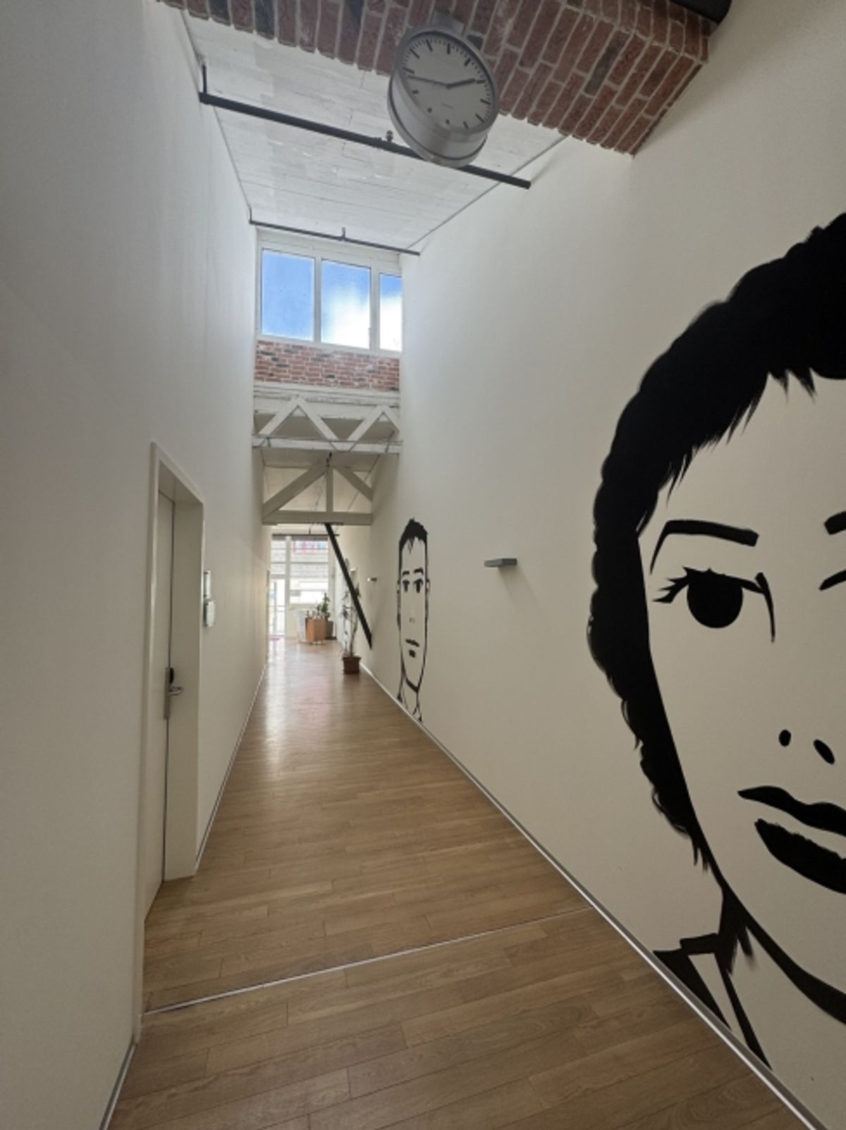 Heller und grosszügiger LOFT- Büro- oder Gewerberaum - 4