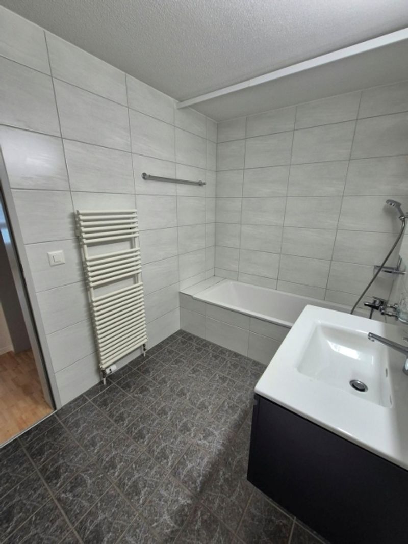 Moderne 4.5 Zimmerwohnung mit grosszügiger Terrasse - 5