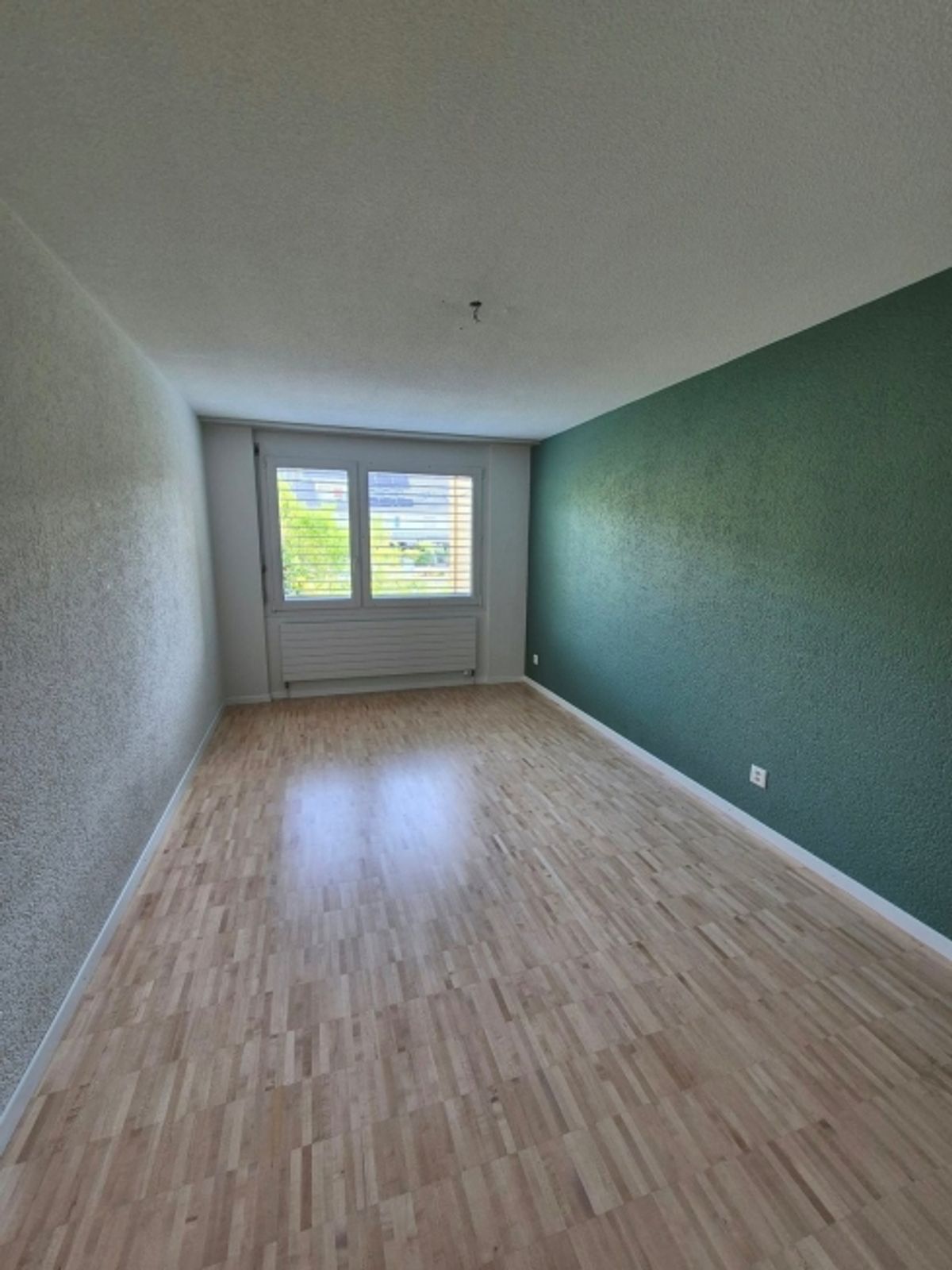 Moderne 4.5 Zimmerwohnung mit grosszügiger Terrasse - 10