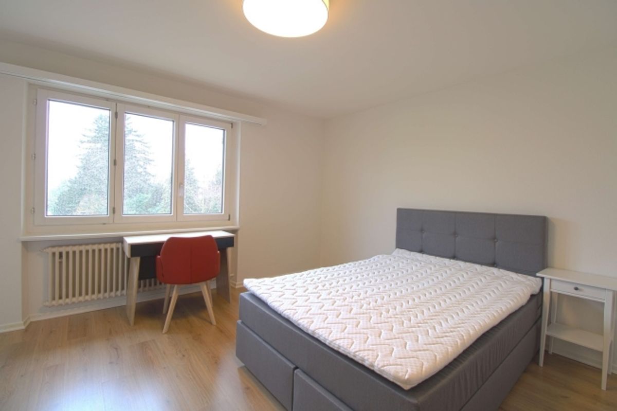 Furnished room in modernised apartment in a top location - 1