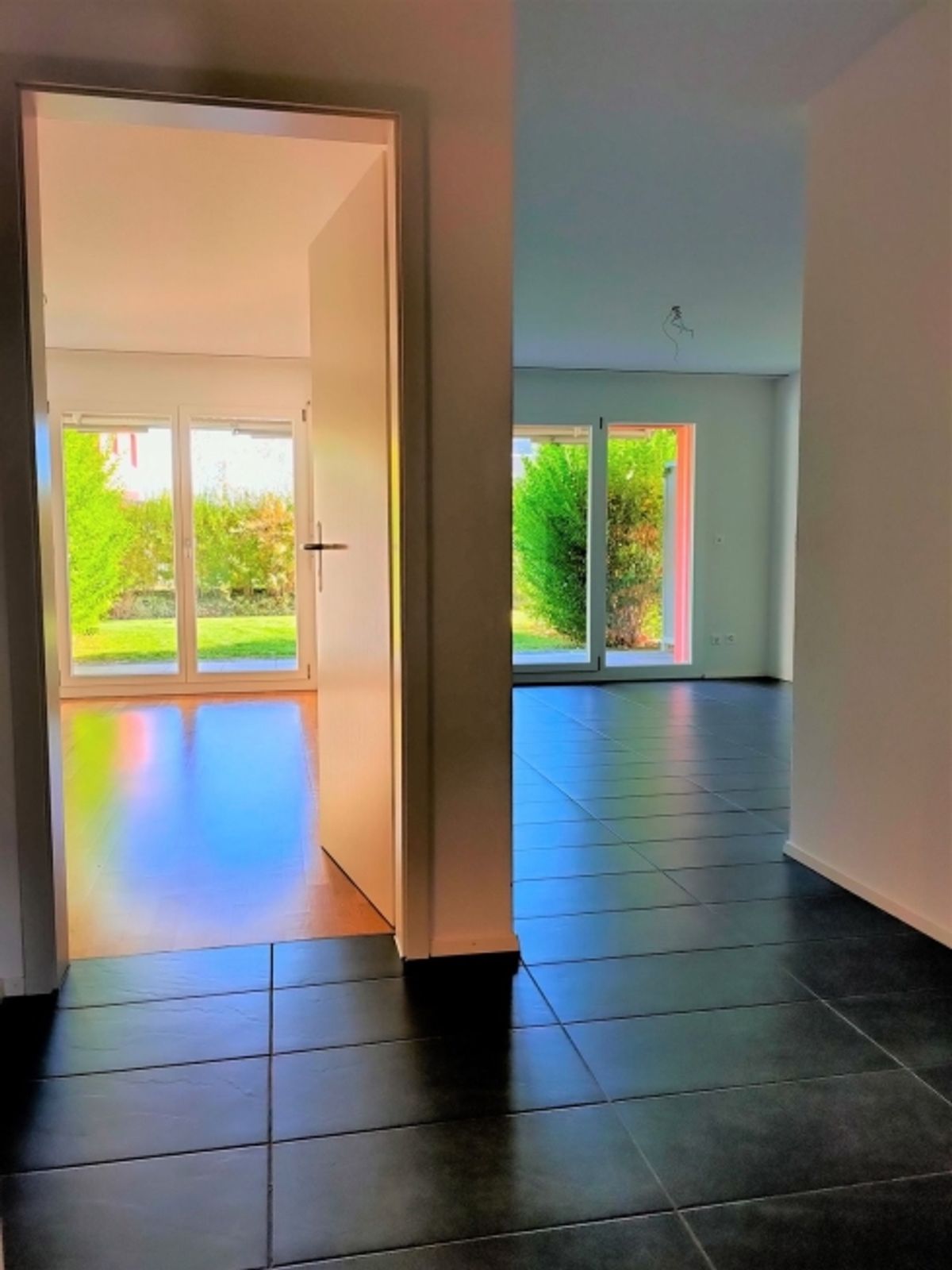 Helle & moderne 2.5-Zimmer-Wohnung mit Komfort - 1