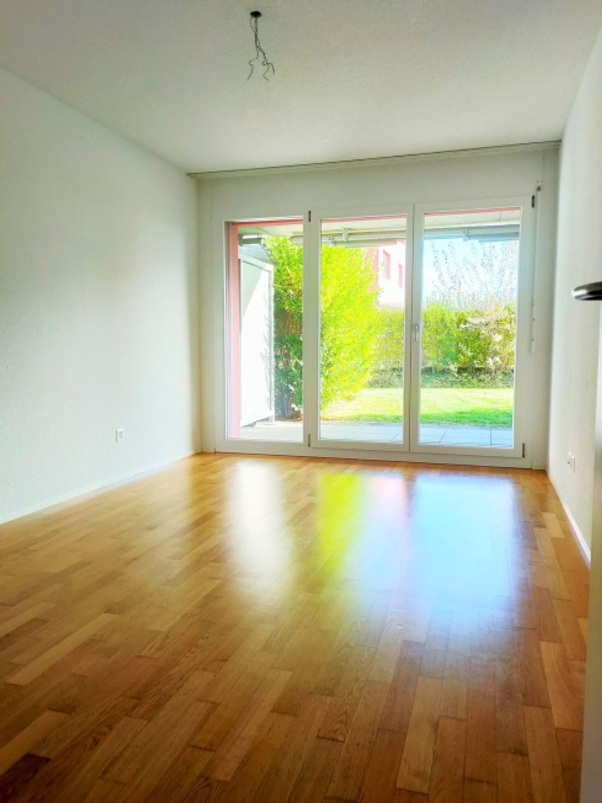 Helle & moderne 2.5-Zimmer-Wohnung mit Komfort - 3