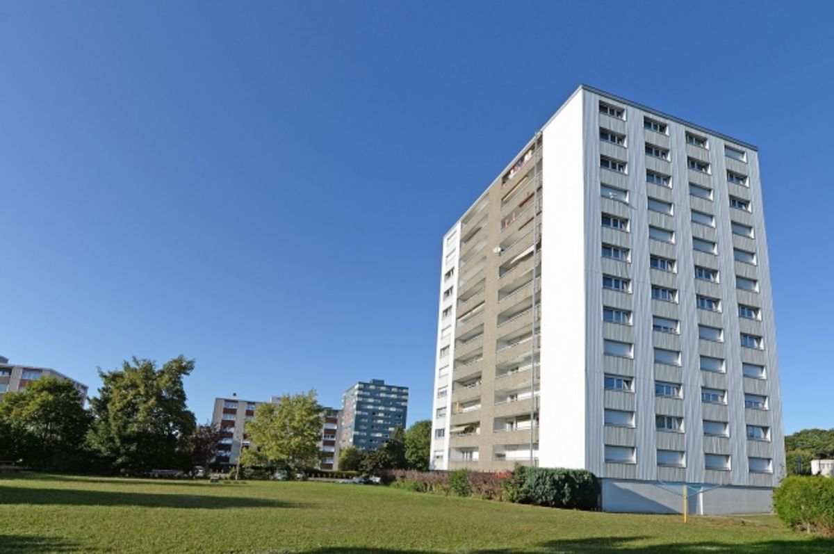 Sur les hauteurs de la Chaux-de-Fonds, ce 2.5 pièces vous attend ! - 0
