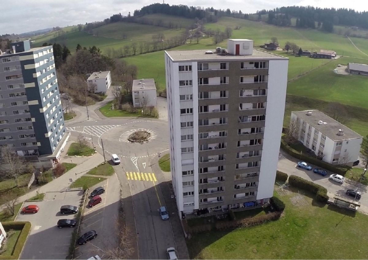 Sur les hauteurs de la Chaux-de-Fonds, ce 2.5 pièces vous attend ! - 1