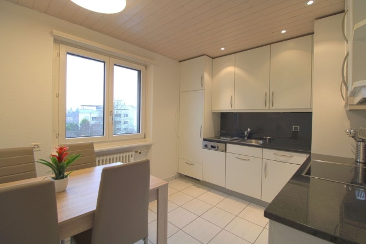 Furnished room in modernised apartment in a top location - 5