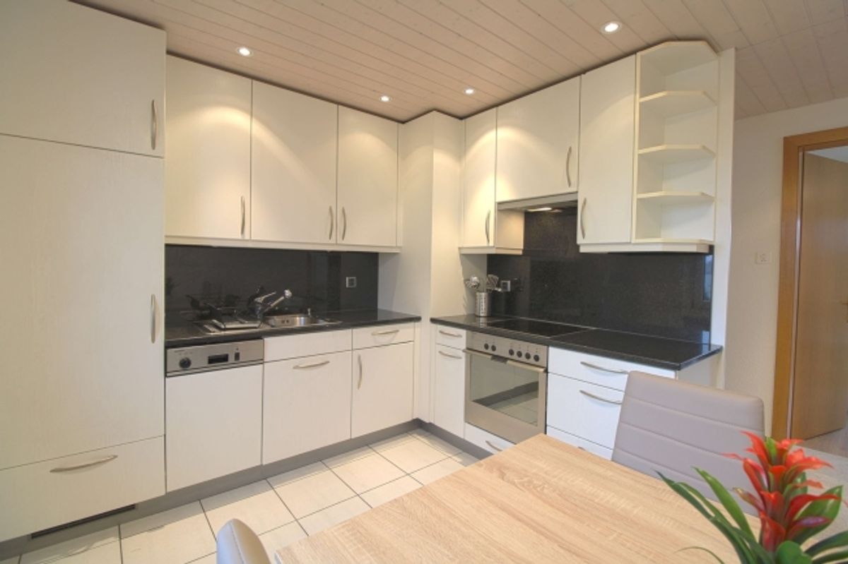 Furnished room in modernised apartment in a top location - 6