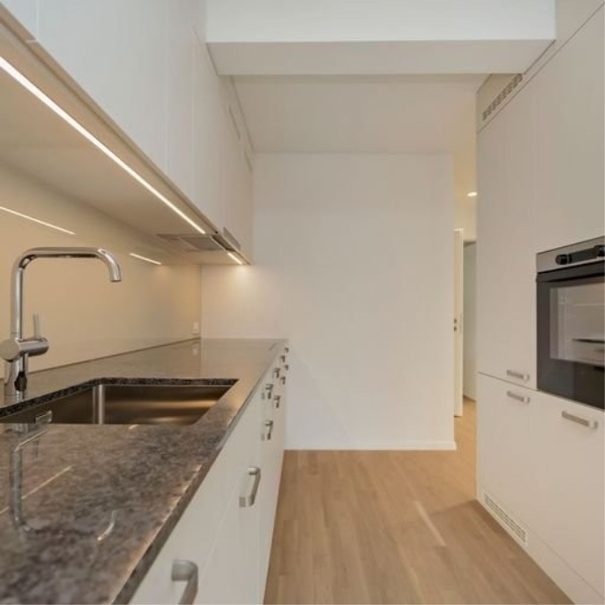 Sanierte 4.5-ZW mit Balkon und Terrasse im Zentrum von Biel - 6