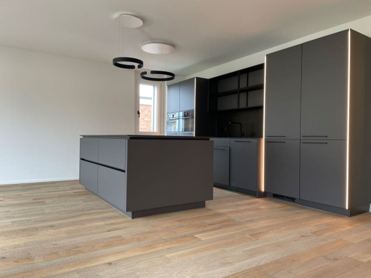 Exklusive 5.5-Zimmerwohnung - modernes Wohnen auf höchstem Niveau - 1