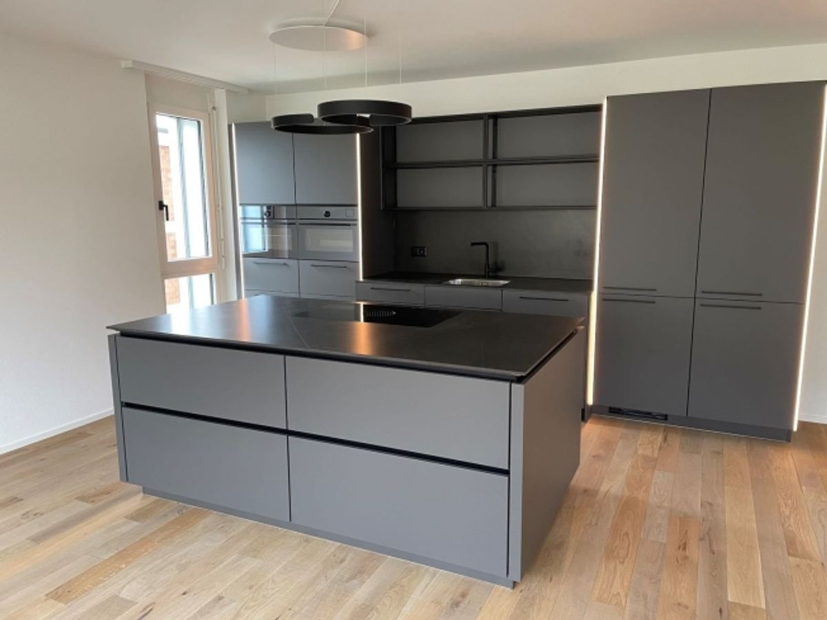 Exklusive 5.5-Zimmerwohnung - modernes Wohnen auf höchstem Niveau - 2