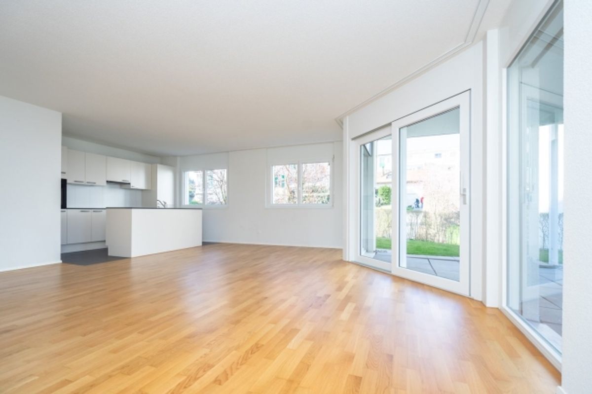 Grosszügige 3.5 Zimmerwohnung - 0