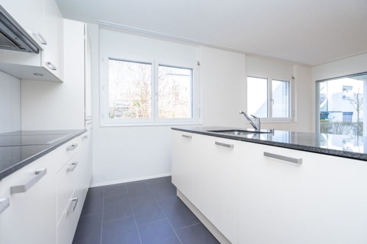 Grosszügige 3.5 Zimmerwohnung - 4