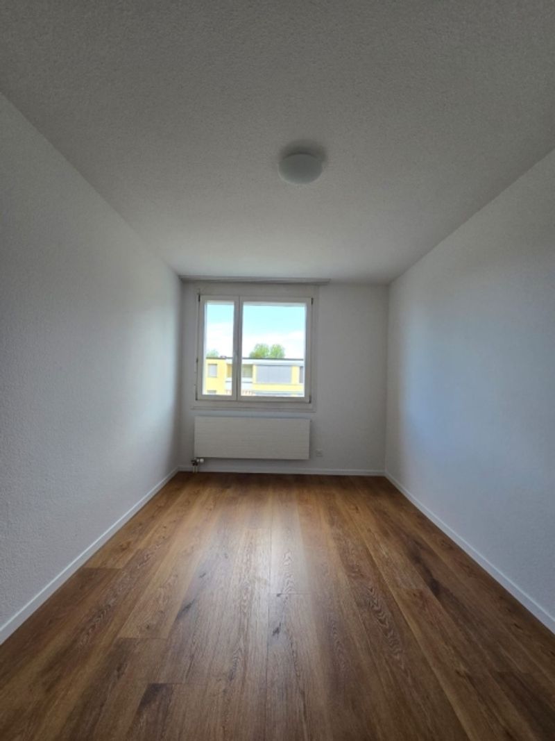 Grosszügige 4.5-Zimmer-Wohnung mit Balkon und Bergblick in Thun - 6