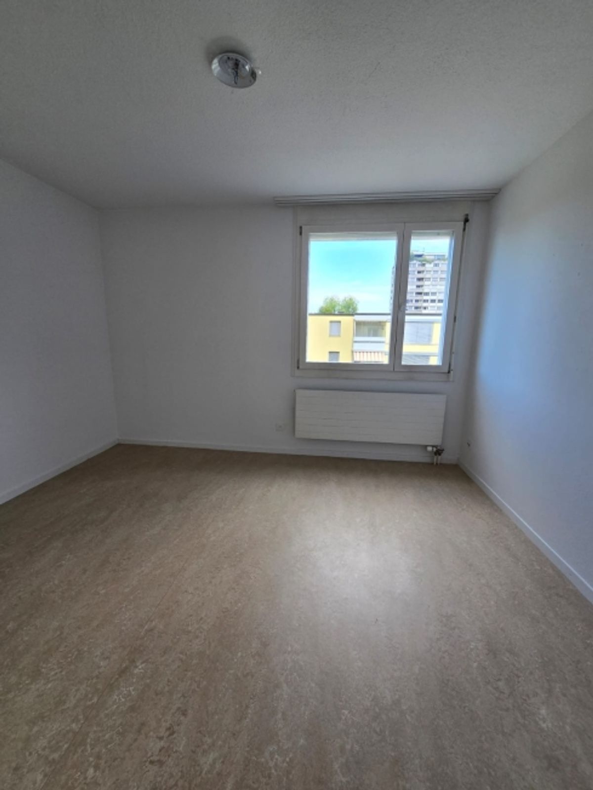 Grosszügige 4.5-Zimmer-Wohnung mit Balkon und Bergblick in Thun - 6