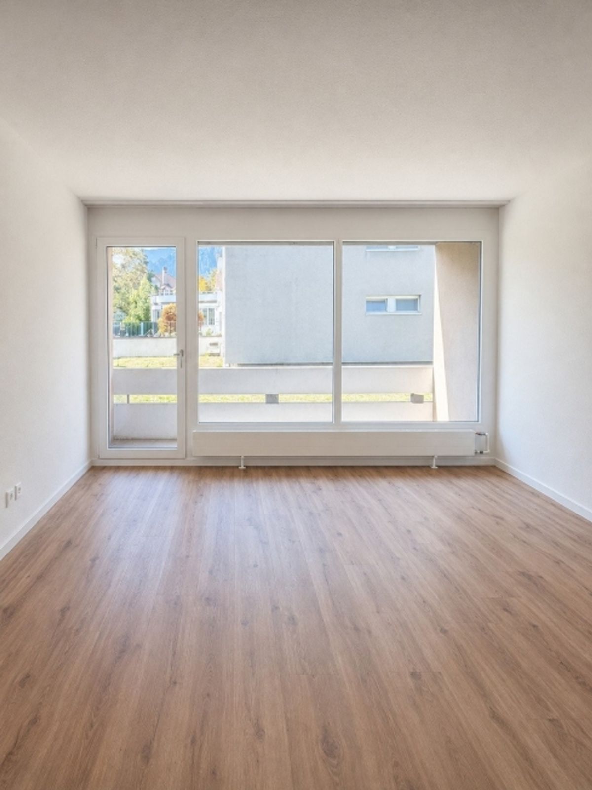 Helle, frisch renovierte Wohnung an zentraler Lage - 3