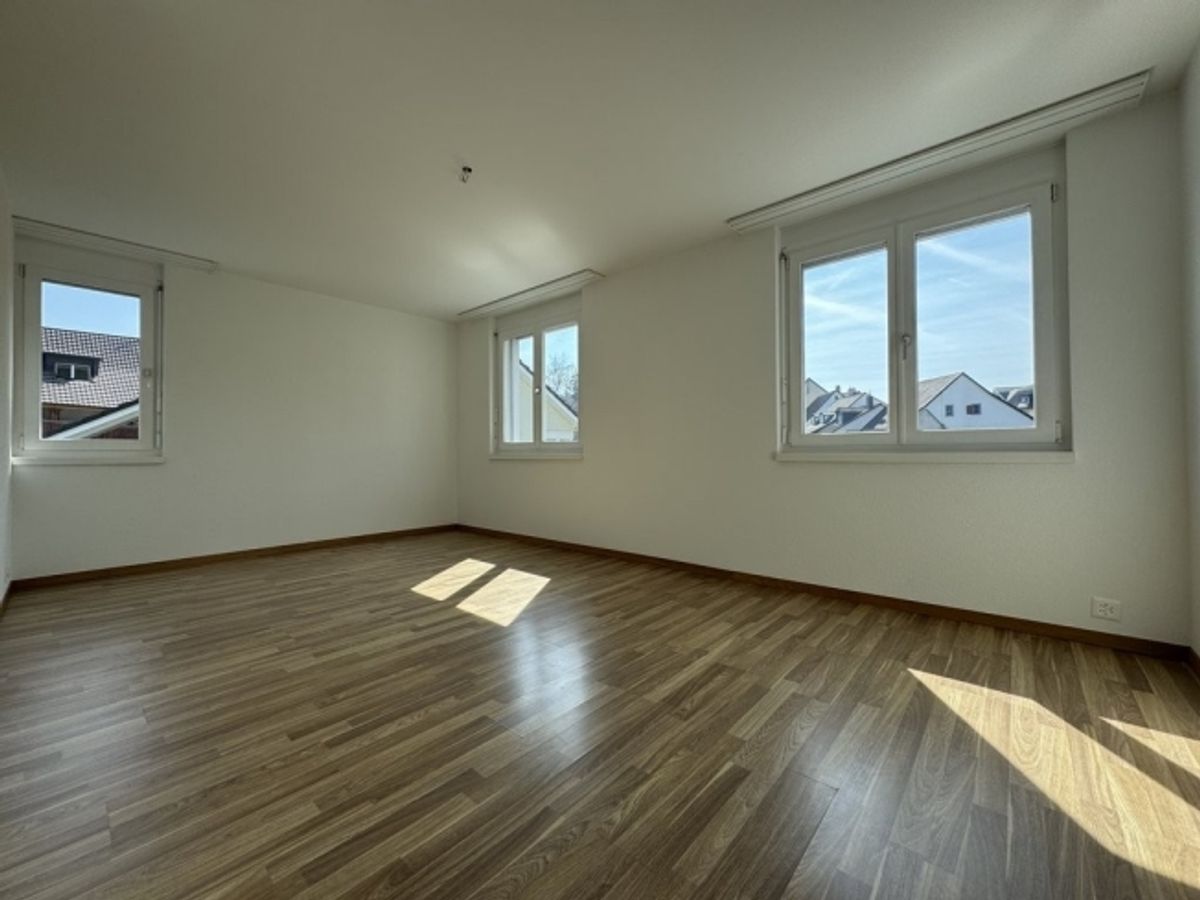 GEMÜTLICHE 4.5 ZIMMER-WOHNUNG IN BUBENDORF - 4