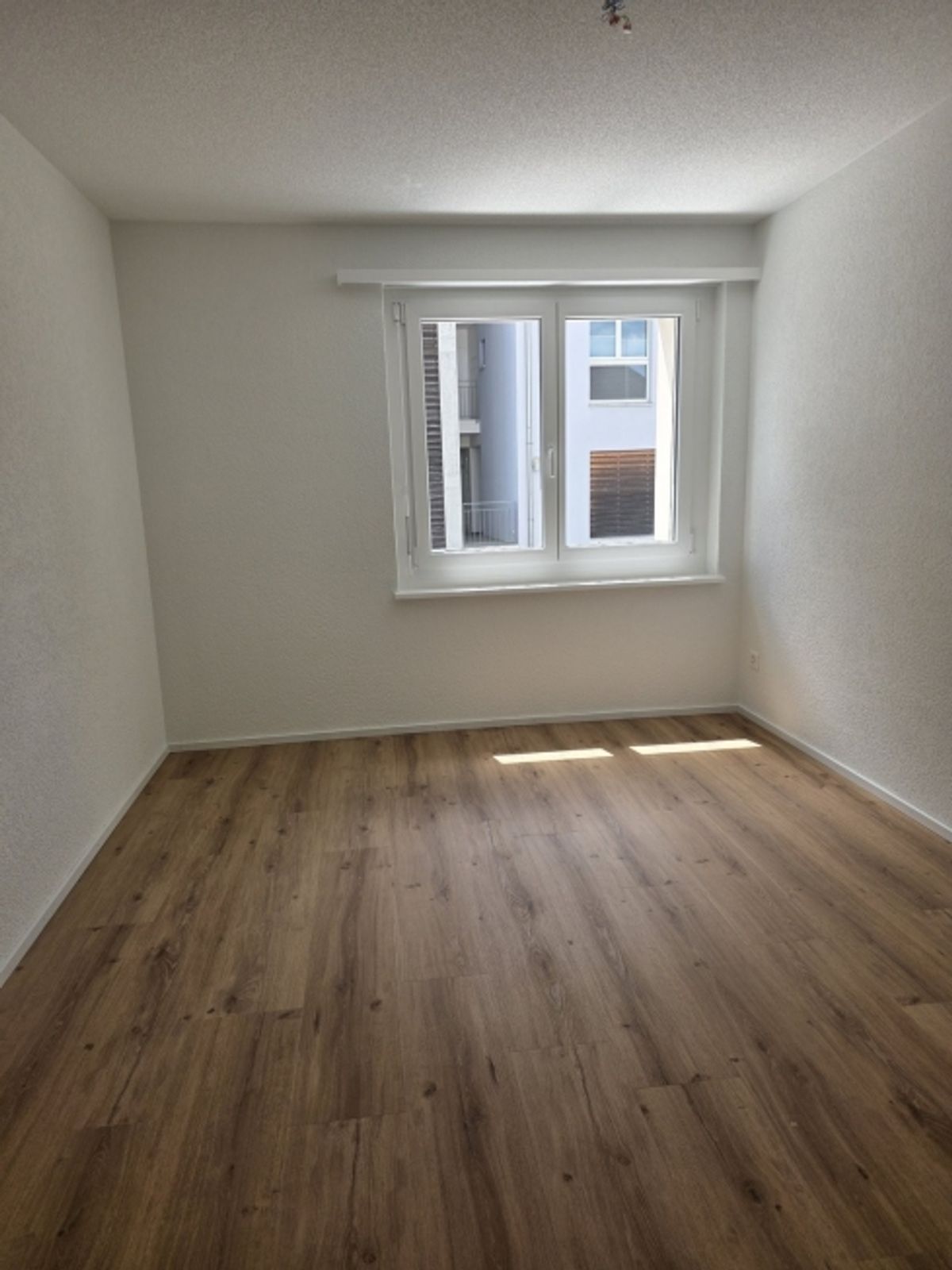 Erstvermietung nach Totalsanierung – Modernes Wohnen mit Stil - 5