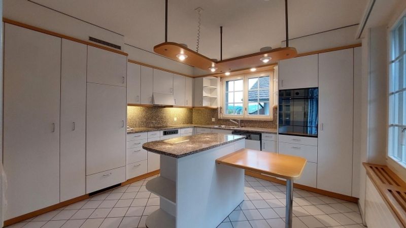 Herrschaftliche und grosszügige 2.5-ZW à 87 m² - 1