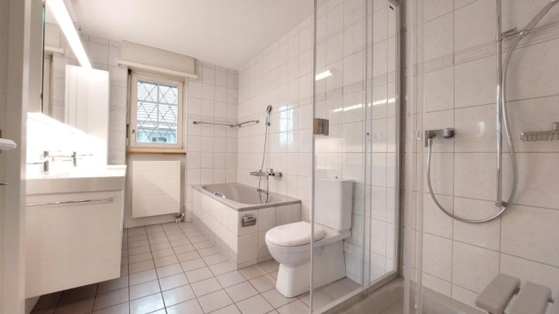 Herrschaftliche und grosszügige 2.5-ZW à 87 m² - 3