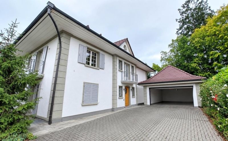Herrschaftliche und grosszügige 2.5-ZW à 87 m² - 13