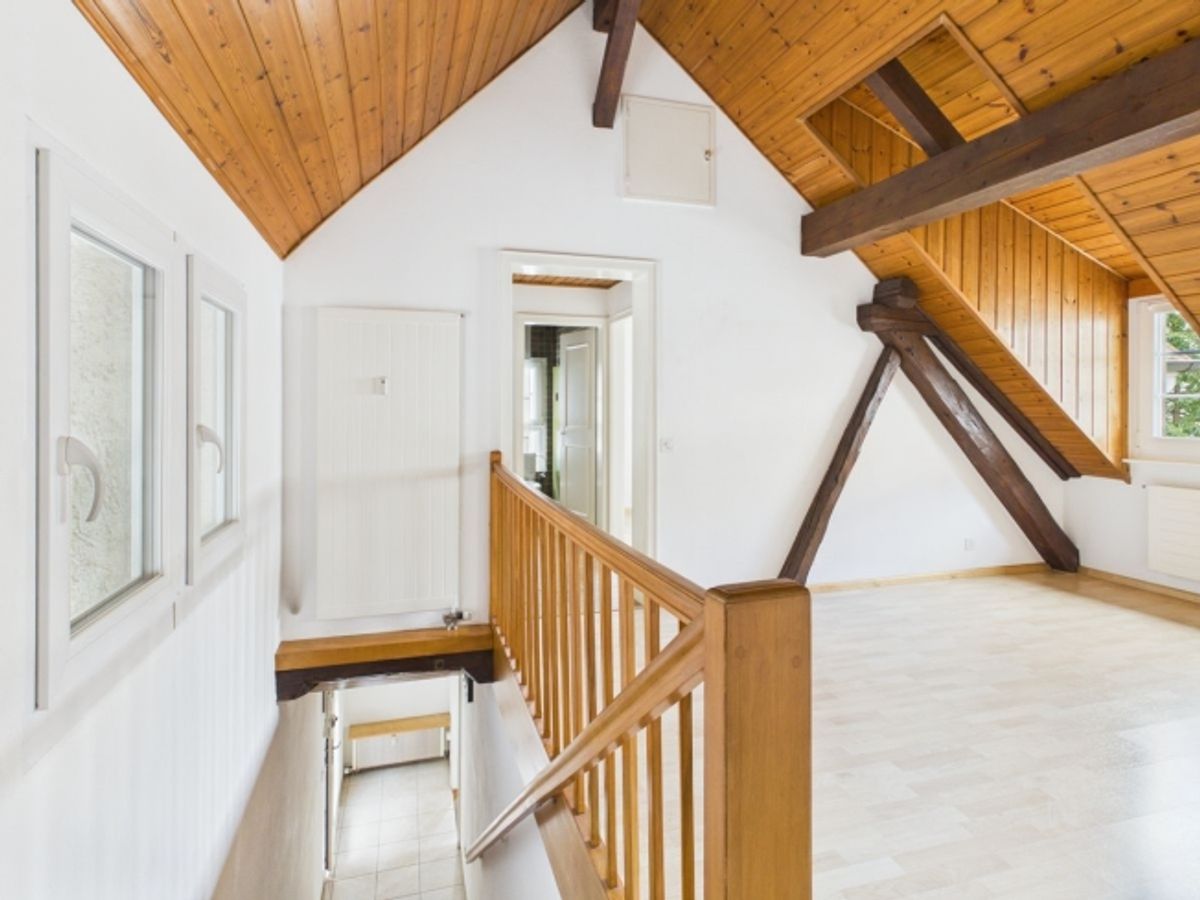Charmante Maisonettewohnung mit neuer Küche, eigener Waschmaschine und viel Platz - 1