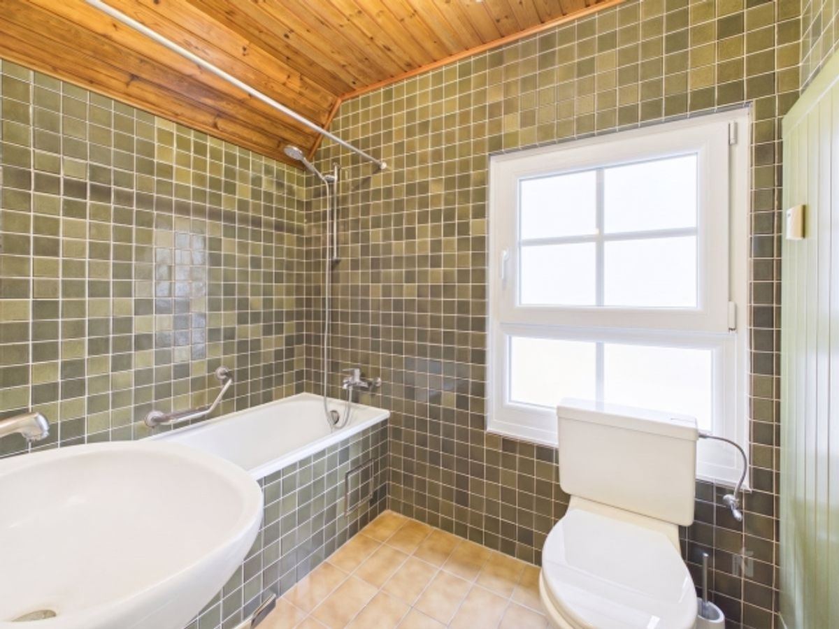 Charmante Maisonettewohnung mit neuer Küche, eigener Waschmaschine und viel Platz - 4