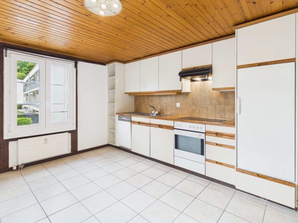 Charmante Maisonettewohnung mit neuer Küche, eigener Waschmaschine und viel Platz - 5
