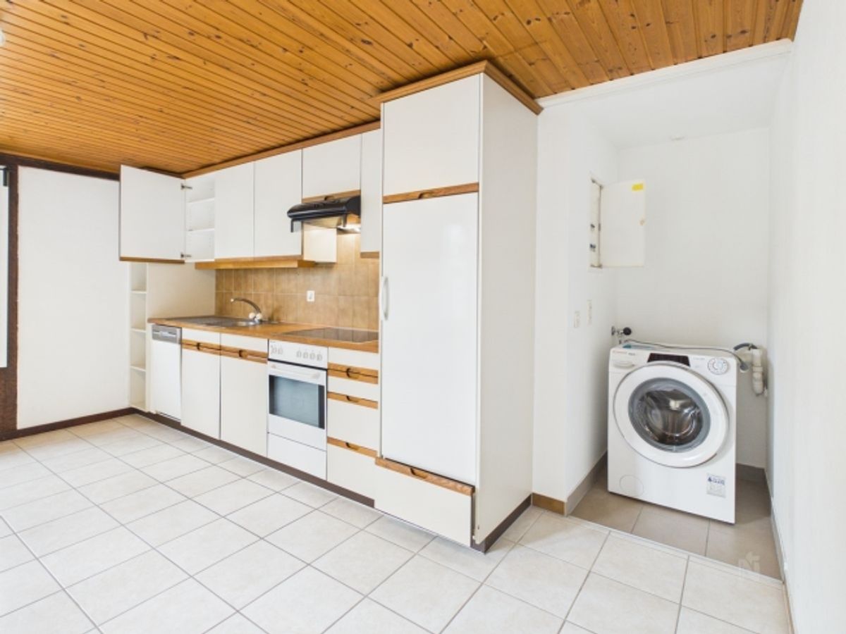 Charmante Maisonettewohnung mit neuer Küche, eigener Waschmaschine und viel Platz - 6