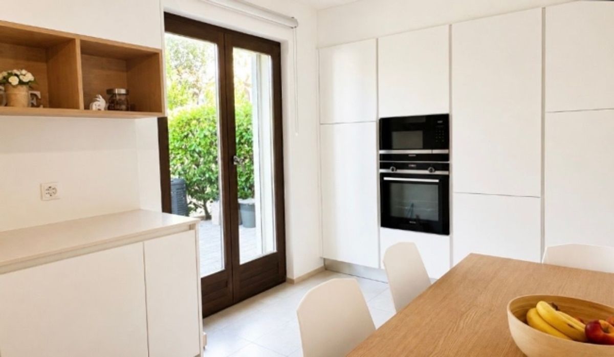 Villa mit privatem Garten und angenehmer offener Aussicht - 3