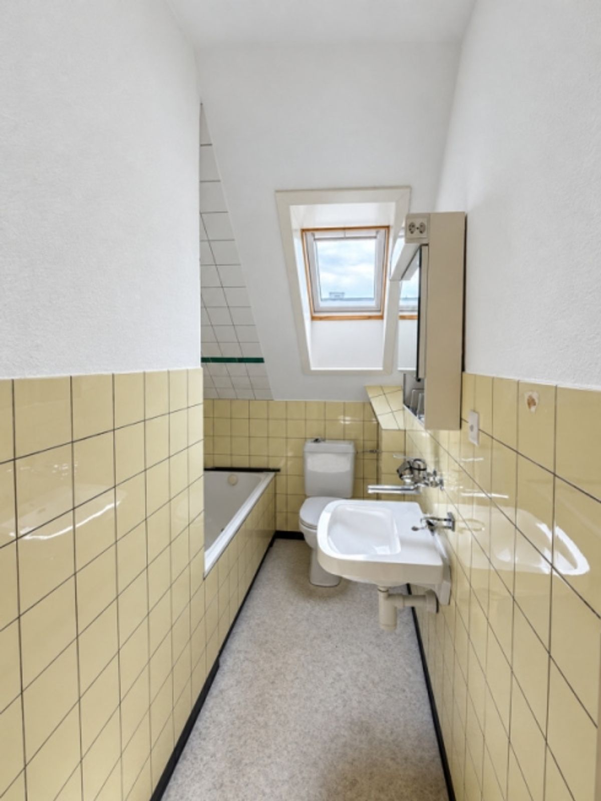 Helle 4-Zimmer Dachwohnung im 3. OG in Zentrumsnähe von St. Gallen - 3