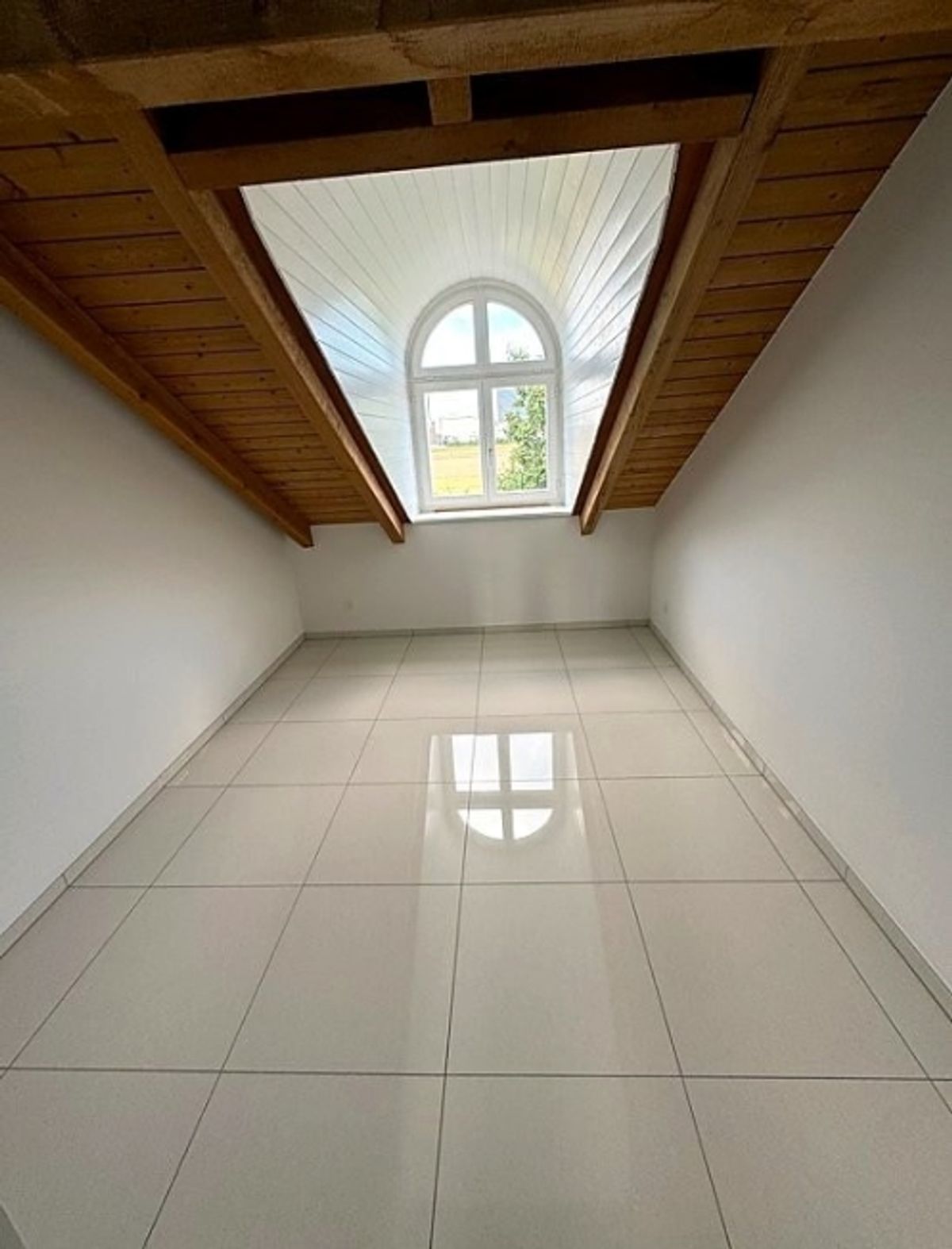 Stilvolle Dachwohnung mit Charme - 4