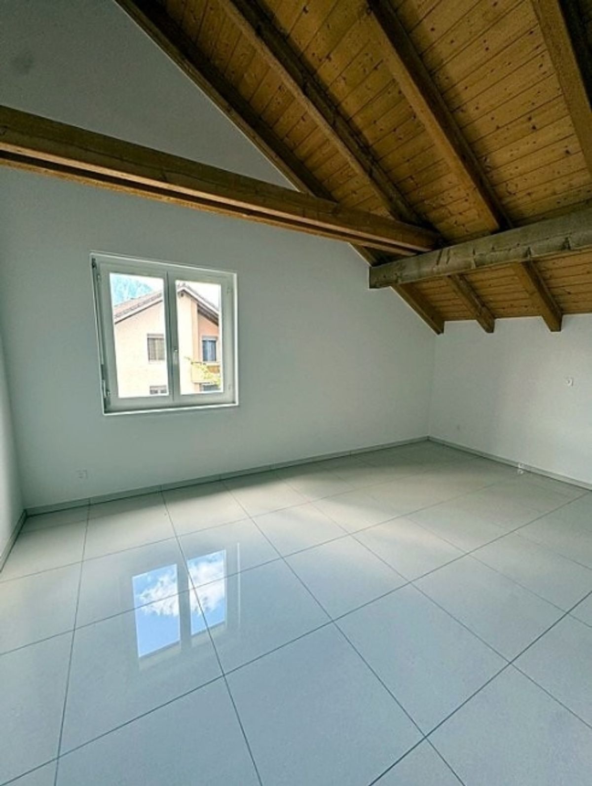 Stilvolle Dachwohnung mit Charme - 5