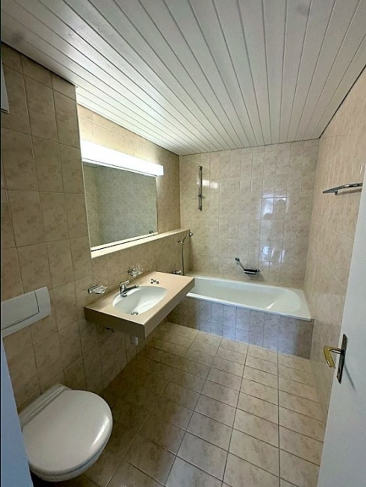Stilvolle Dachwohnung mit Charme - 6