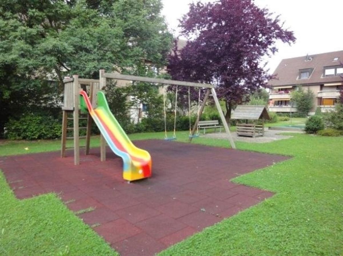 4.5-ZW à 94 m² im 2. OG mit ruhigem Balkon - 1