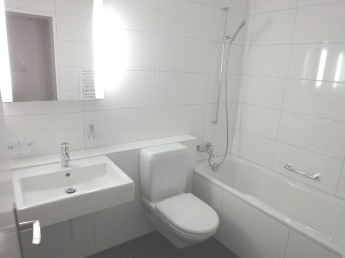 4.5-ZW à 94 m² im 2. OG mit ruhigem Balkon - 3