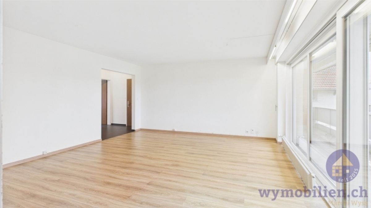 Praktische, helle 4.5-Zimmerwohnung Kernenried - 1