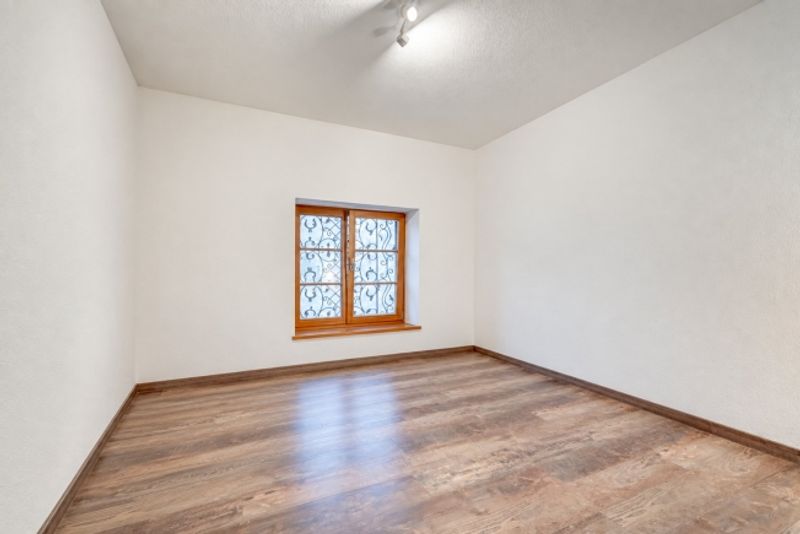 Charmante 4,5-Zimmer-Wohnung im Herzen der Altstadt von Porrentruy - 3