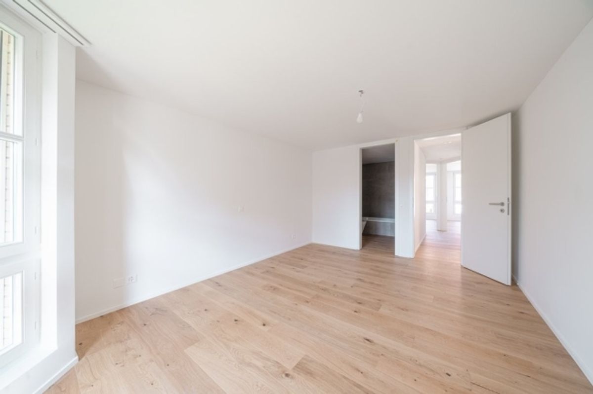 GROSSZÜGIGE HELLE WOHNUNG- FRISCH SANIERT - 7