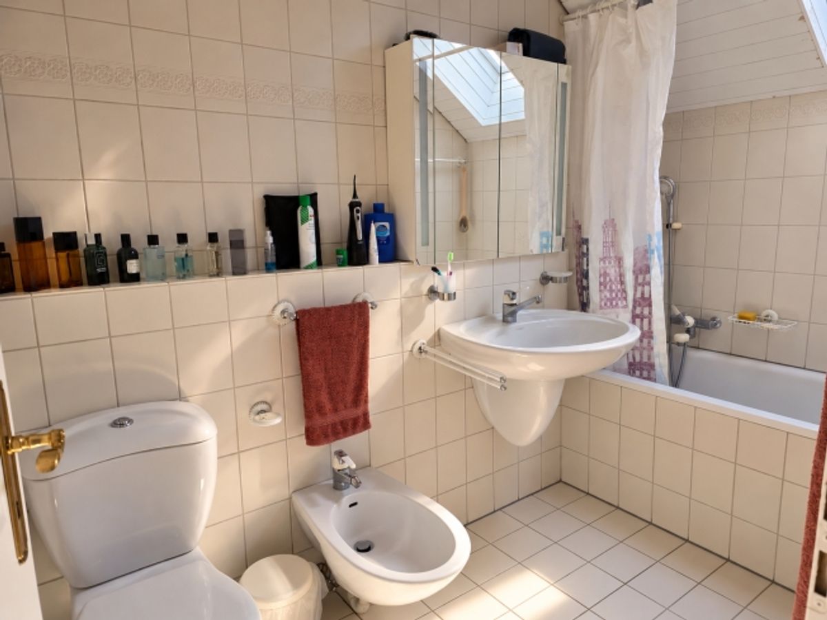 Wohnen mit Charme, zentral gelegen mit Galerie und viel Platz - 4